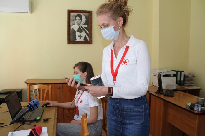 Ако пандемията ни стресира, можем да звъннем на БЧК