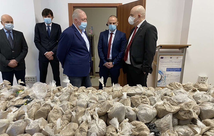 Задържаха хероин за 32 млн. лв. във Варна