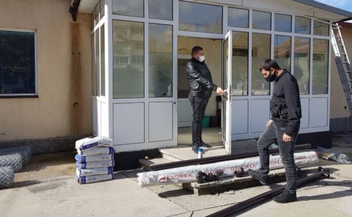 Триажният кабинет в Дупница ще работи само с жители на града и селата