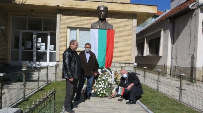 Скромно, но искрено и от сърце почетоха 3-ти март в Босилеград