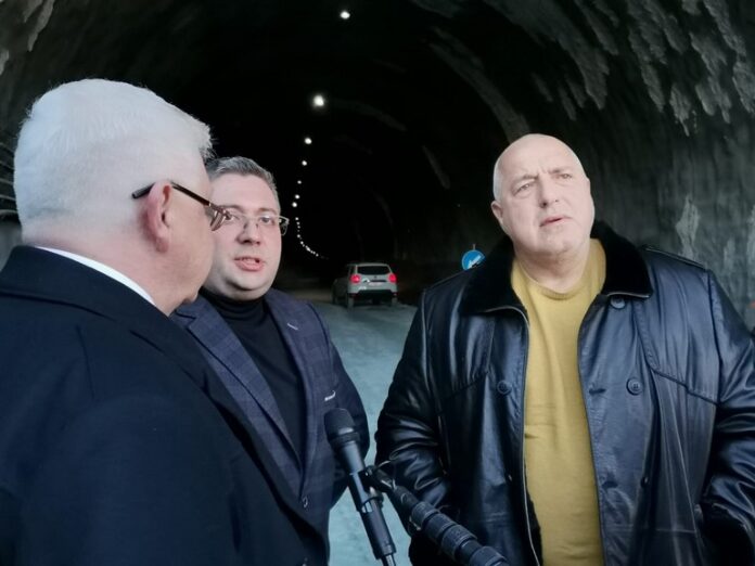 През септември ще бъде пуснато движението в двете посоки в новия тунел „Железница“