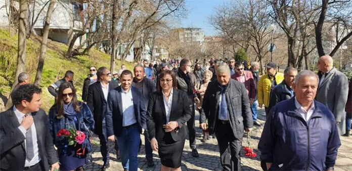 Корнелия Нинова от Пловдив: Нека вдигнем глава и заедно да бъдем горд и свободен народ!