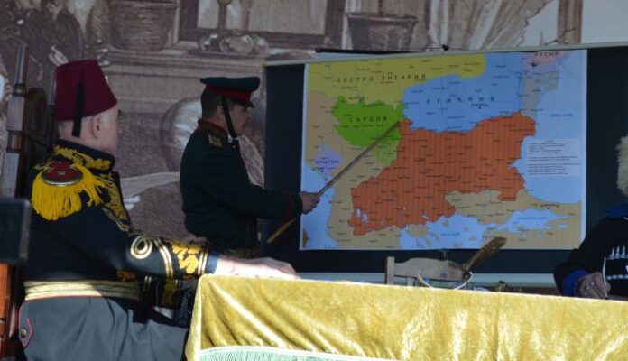 Историческа възстановка и пламенни рецитали спечелиха публиката в Радомир за 3-ти март