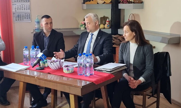 Зам.-министър и директорът на ГДИН разясниха на хората в Самораново за изграждането на затвора