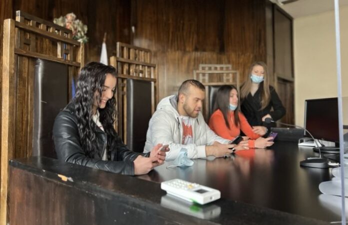 Студенти по право в ЮЗУ посетиха Районния съд в Благоевград