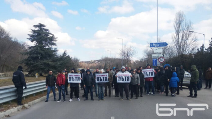 Протести във Варна и Несебър