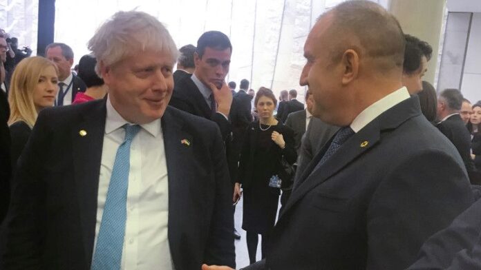 Радев: Една от основните цели на НАТО е да не допусне разширяване на войната между Русия и Украйна