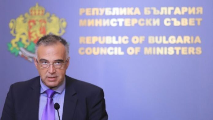 Антон Кутев за кабинета: Няма действия, няма и капацитет