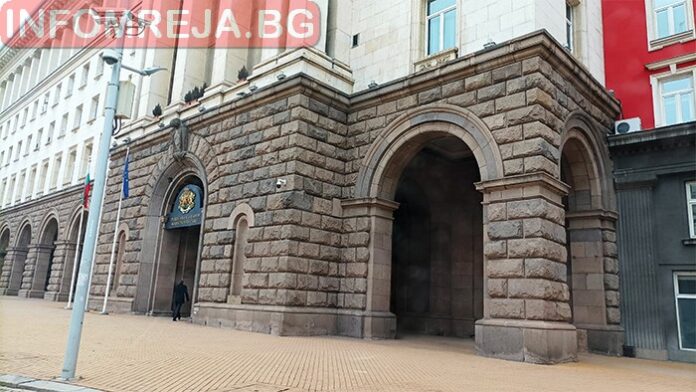 Съкращения в МС - служителите ще бъдат по-малко
