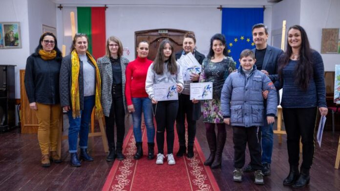 13 наградени от Националния конкурс „Пролет върху листа“ в Кюстендил