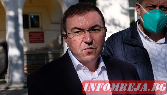 Готвят се показни арести на бивши министри, предупреди Ангелов