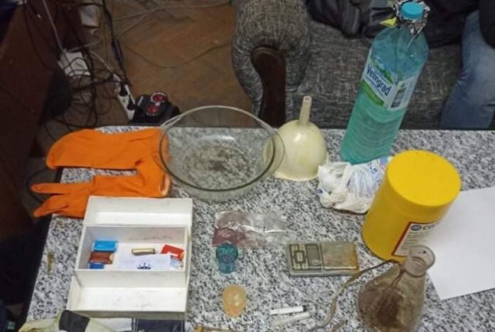 33-годишен бургазлия притежавал подвижна лаборатория за синтетични наркотици