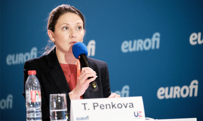 Цветелина Пенкова: Цифровото евро идва през 2023 година