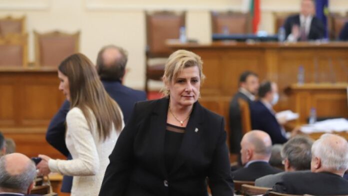 „Възраждане“ иска службите да разследват черния печат за Украйна на лидера им