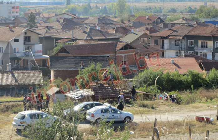 Деца избягаха от Дом, откриха ги в ромския квартал на Кюстендил