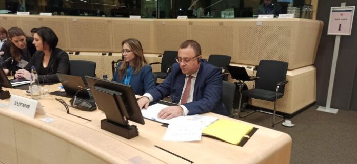 Министър Иванов в Брюксел: Трябва да се гарантира достатъчно подкрепа за сектора