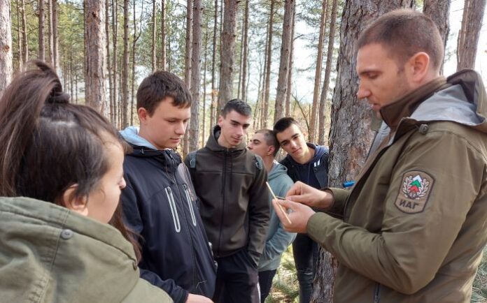 С открит урок по лесовъдство РДГ – Кюстендил, даде старт на „Седмица на гората“