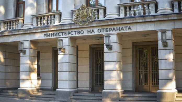 Министерството на отбраната съдейства с безплатен транспорт на украински бежанци