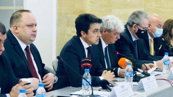 Министерството на земеделието става партньор в цялата верига от фермата до трапезата