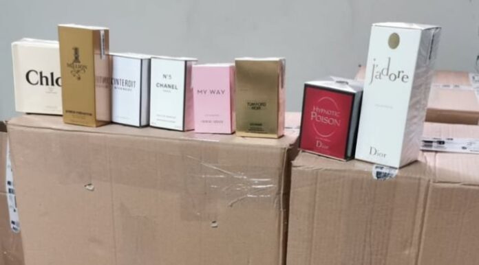 Митничари задържаха близо 2000 контрабандни парфюма на МП Лесово