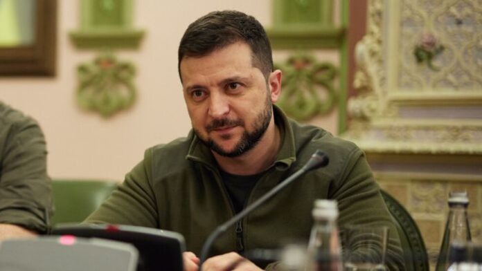 Зеленски към украинците: Трябва да сте горди, че устояхте 50 дни на руските атаки