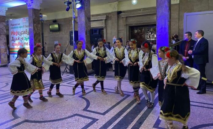 „Дръж се земьо, граовец те гази" в Перник