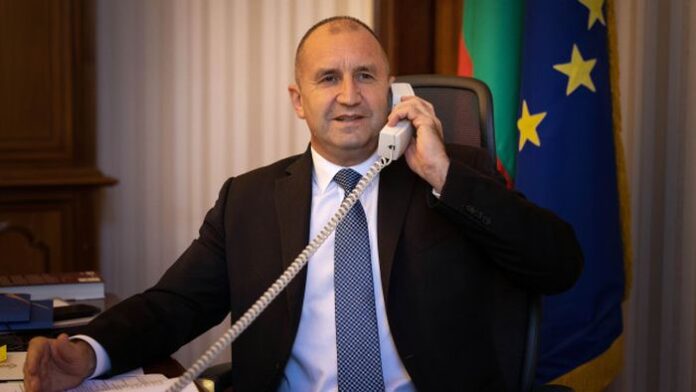 Радев проведе телефонен разговор с германския си колега Франк-Валтер Щайнмайер