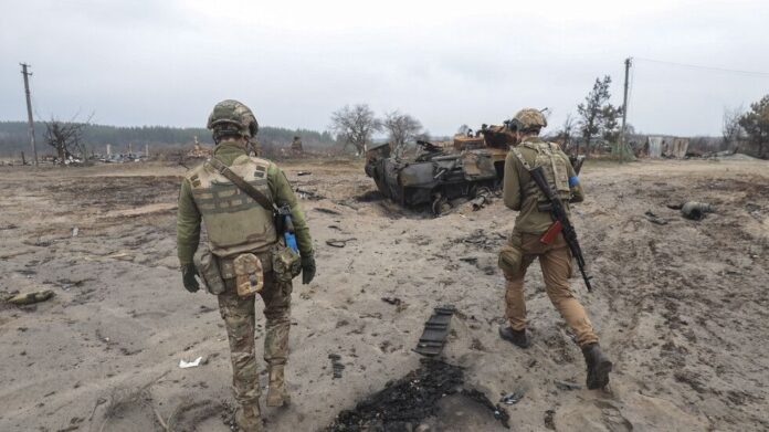 Руските военни отричат избиването на мирни жители в Буча