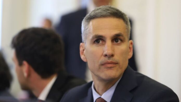 ГЕРБ иска проверка на признаването на докторската степен на Андрей Гюров