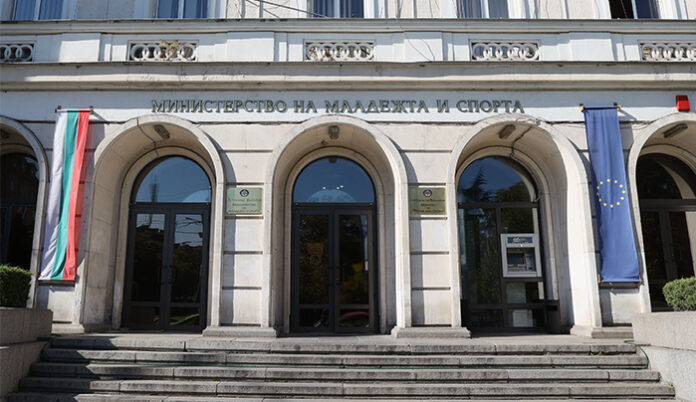 Министър Василев изиска от БФС финансов отчет и приет бюджет до 25 май