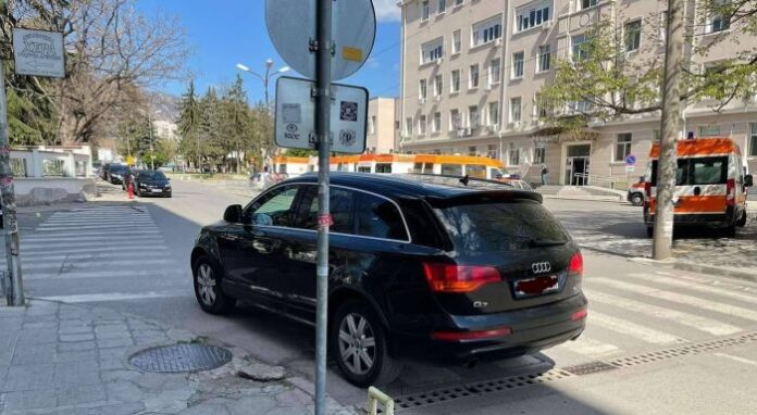 В Сливен санкционираха водач за неправилно паркиране