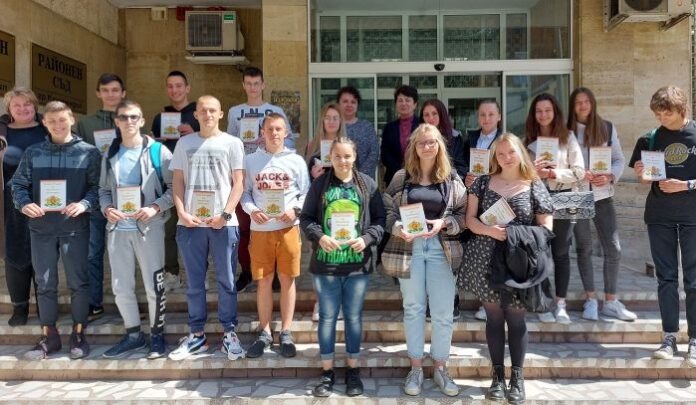 Ученици от ПМГ гостуваха в Деня на отворените врати на магистратите в Кюстендил