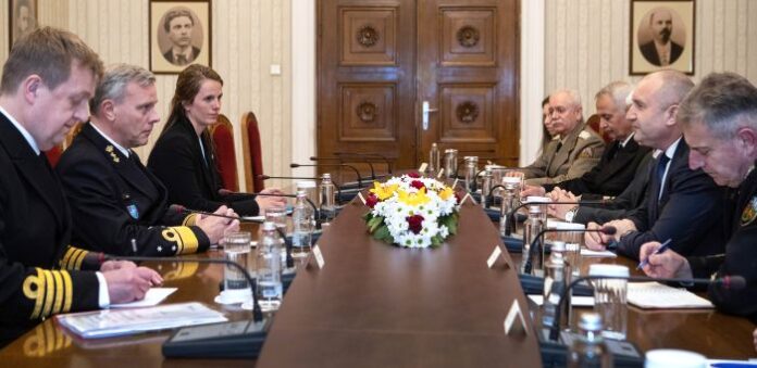 Президентът: България очаква подкрепа от своите съюзници за модернизация на въоръжените си сили