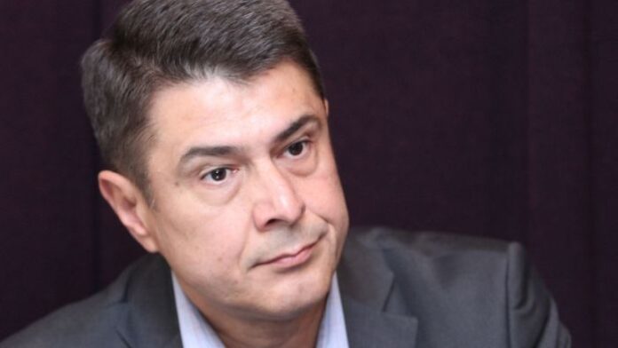 Димо Гяуров: Русия се държи с нас като губерния