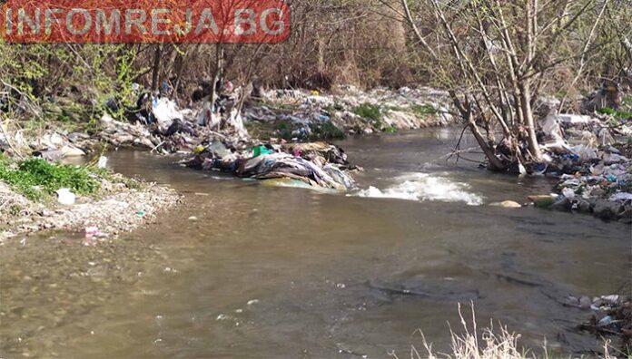 Събраха над 300 чувала с отпадъци при голямото чистене на река Банщица