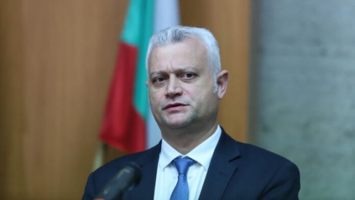 Институциите трябва да работят, не да си разменят списъци, призова зам.-правосъдният министър