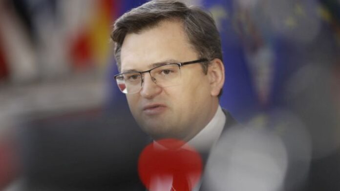 Кулеба: Грешка е ЕС да отлага ембарго върху руския петрол