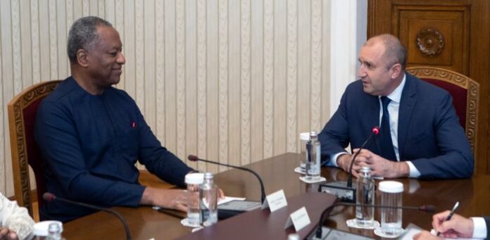 Президентът и Ониеама обсъдиха сътрудничеството между двете страни