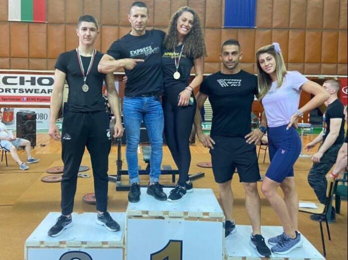 Таня Янева от Гоце Делчев е новият републикански шампион по вдигане от лег при жените
