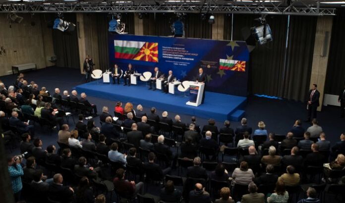 Радев: България провежда приятелска политика към РС Македония, но не среща реципрочна политика