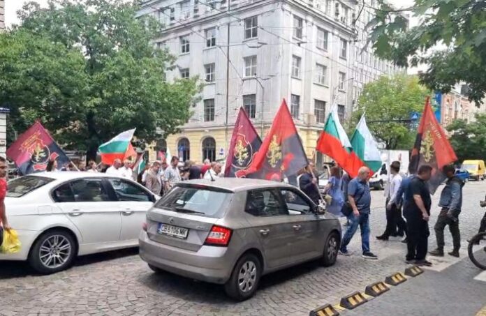 ВМРО пред КЕВР: Не на повишаването на цените на тока и парното!