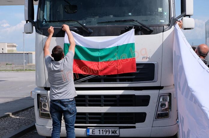 Протестът на превозвачи и служители в транспорта в сряда започва в 8 часа