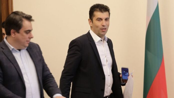 Кабинетът, работодателите и синдикатите се разбраха за компенсациите за май и юни