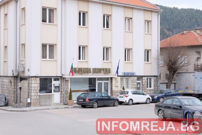 Прокуратурата разследва защо гробищният парк в Якоруда е върху бившето корито на Места