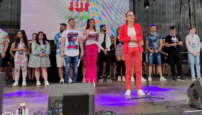 Зам.-министър Диана Иванова бе гост на TEEN BOOM FEST в Благоевград