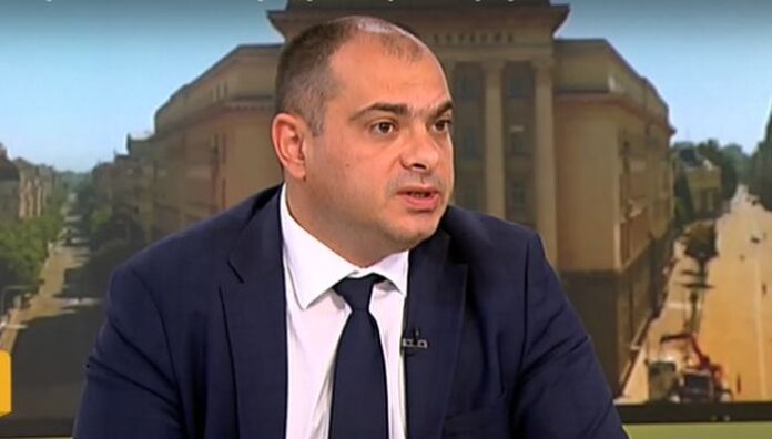 Филип Попов: Президентът работи заедно с Бойко Борисов за сваляне на правителството
