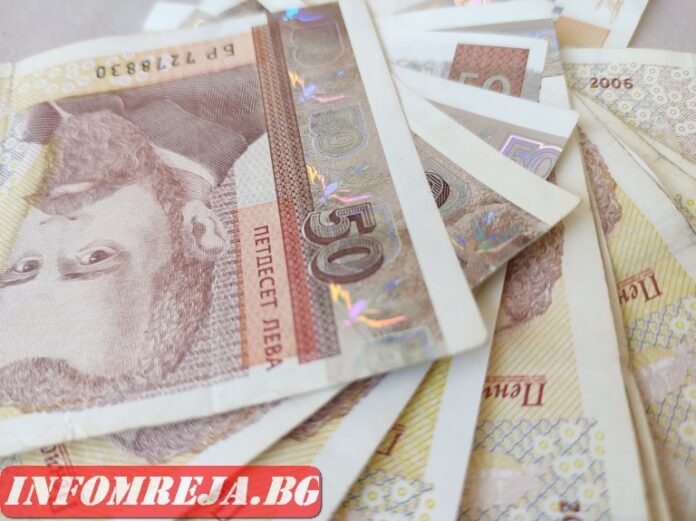 Петков и Караджов се скараха задочно заради 2,5 млрд. лв.