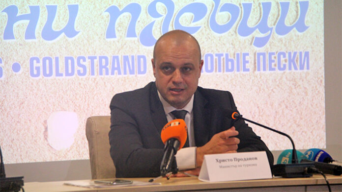 Министър Проданов: Около 6 млн. туристи очакваме това лято