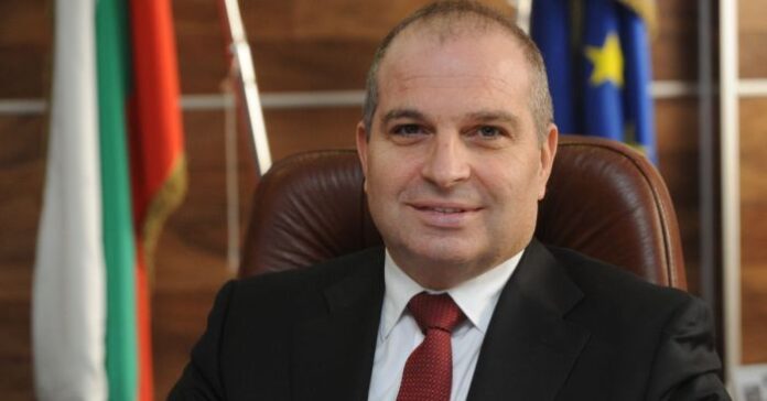 Караджов: Полагаме усилия да отворим прохода "Петрохан" в максимално кратки срокове