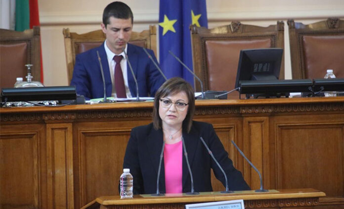 Нинова: Днес изборът е между две алтернативи - задкулисие или стабилност